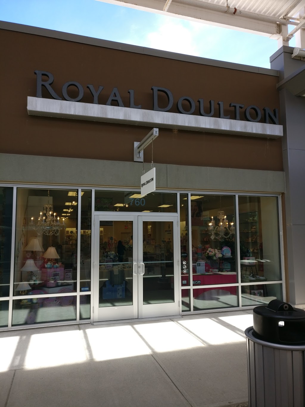 Royal Doulton Outlet | 13850 Steeles Ave W #760, Halton Hills, ON L7G 0J1, Canada | Phone: (905) 636-1322