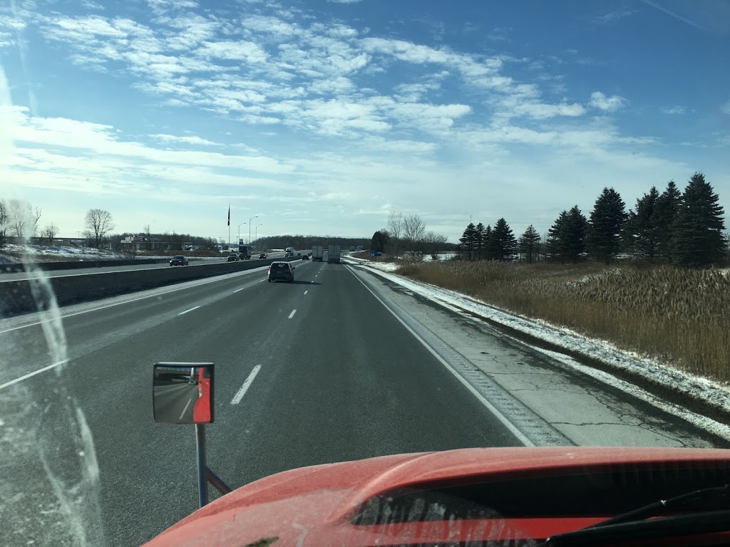 Hwy 401 - Elgin Rd MTO Carpool Lot | Mossley, ON N0L 1G5, Canada