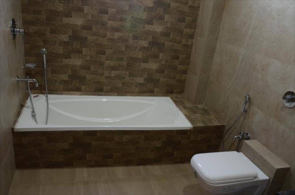 Bathtub Makeover | 144 Pine Dr, Stoney Creek, ON L8G 3B7, Canada | Phone: (905) 541-9232