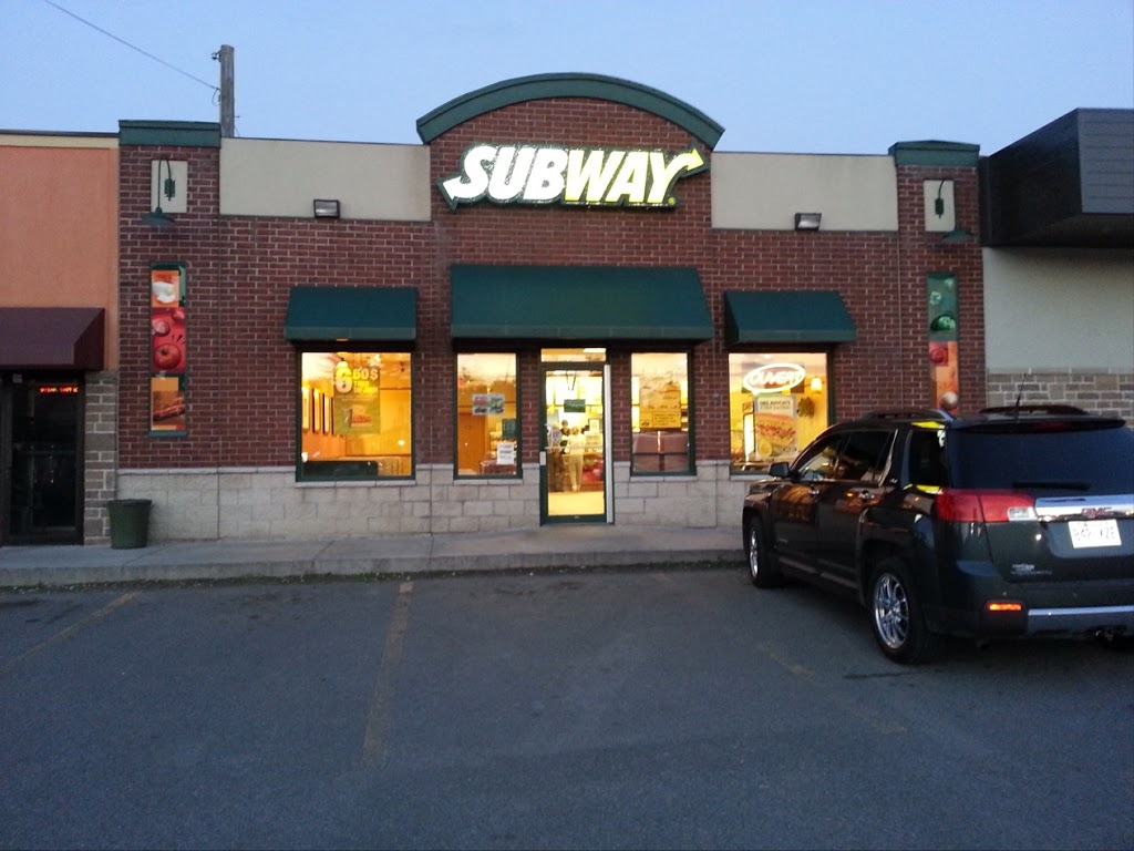 Subway | 2 Rue Henderson, Huntingdon, QC J0S 1H0, Canada | Phone: (450) 264-3033