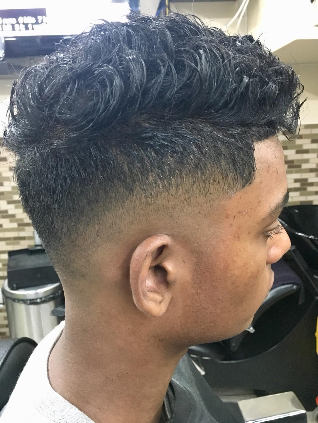 Prince Barber shop Aura | 384 Yonge Street Level P1 Unit 105 Level P1, Unit 105, Toronto, ON M5B 1S8, Canada | Phone: (647) 352-2234