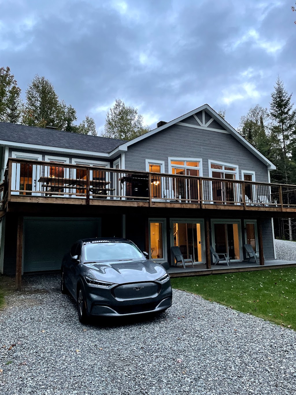 ChaletsRochon.com | 77 Chem. des Lacs, Chute-Saint-Philippe, QC J0W 1A0, Canada | Phone: (514) 949-8686