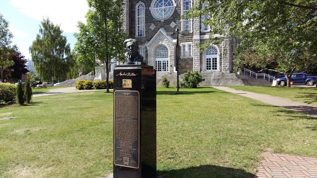 Église de Baie-Saint-Paul | 1 Place de lÉglise, Baie-Saint-Paul, QC G3Z 1S9, Canada | Phone: (418) 435-2118