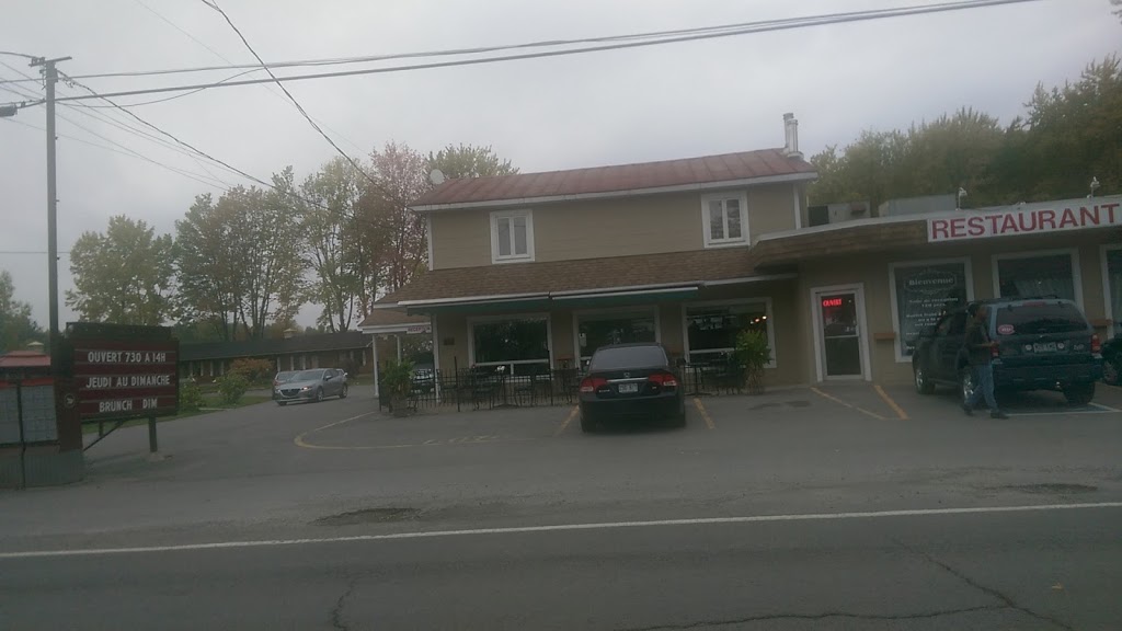 Restaurant Villa DAutray | 671 Grande Côte E, Lanoraie, QC J0K 1E0, Canada | Phone: (450) 836-3578