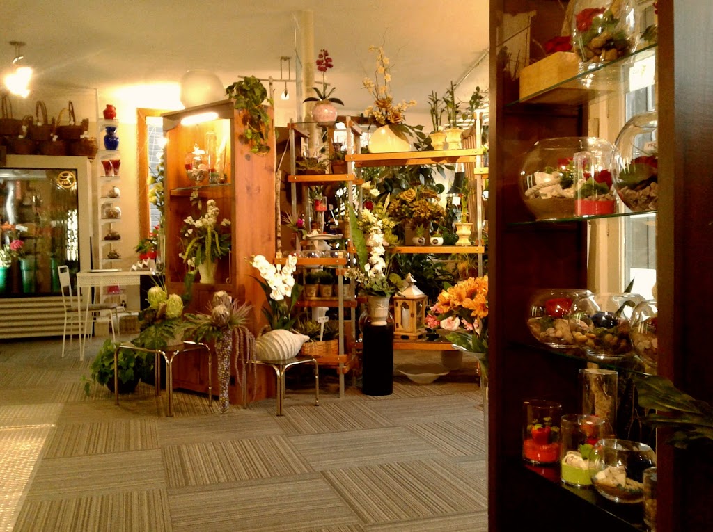 Fleuriste Ste-Thérèse et Fleuriste Juliette | 143 Rue Blainville E, Sainte-Thérèse, QC J7E 1M4, Canada | Phone: (450) 435-3970