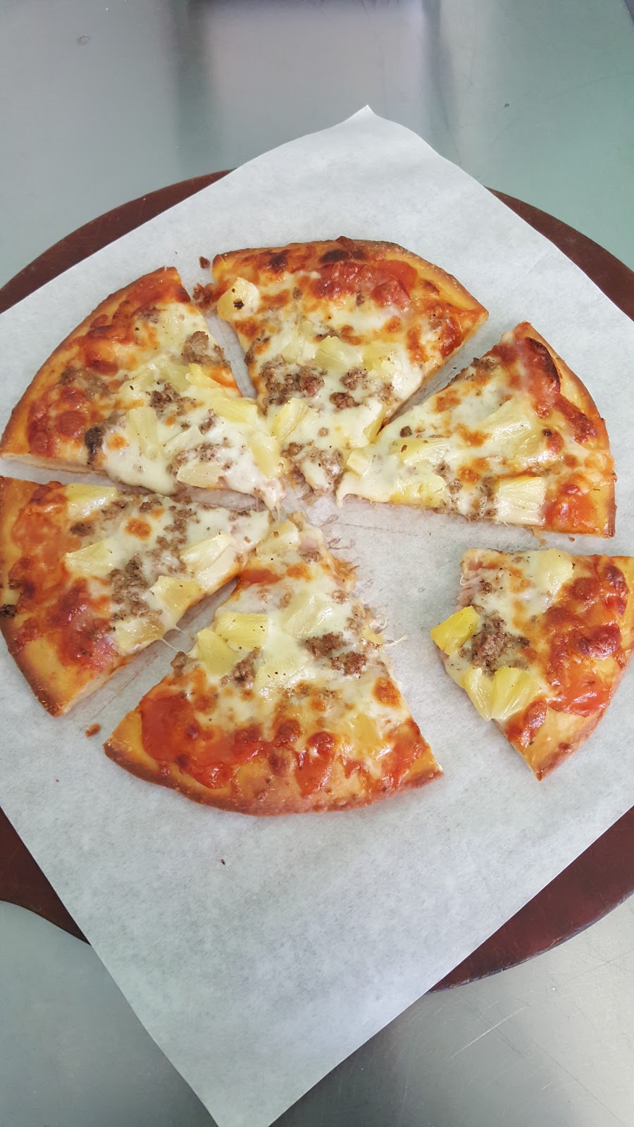 Pizza Place | 3735 Portage Ave, Winnipeg, MB R3K 2A8, Canada | Phone: (204) 940-6710