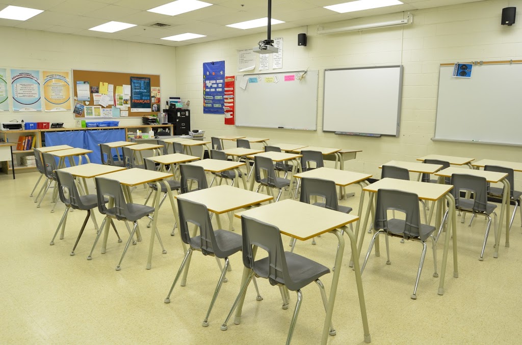 École secondaire catholique Marie-Rivier | 711 Dalton Ave, Kingston, ON K7M 8N6, Canada | Phone: (613) 546-5270