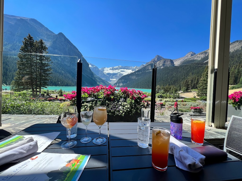 Lakeview Lounge | 111 Lake Louise Dr, Lake Louise, AB T0L 1E0, Canada | Phone: (403) 522-3511