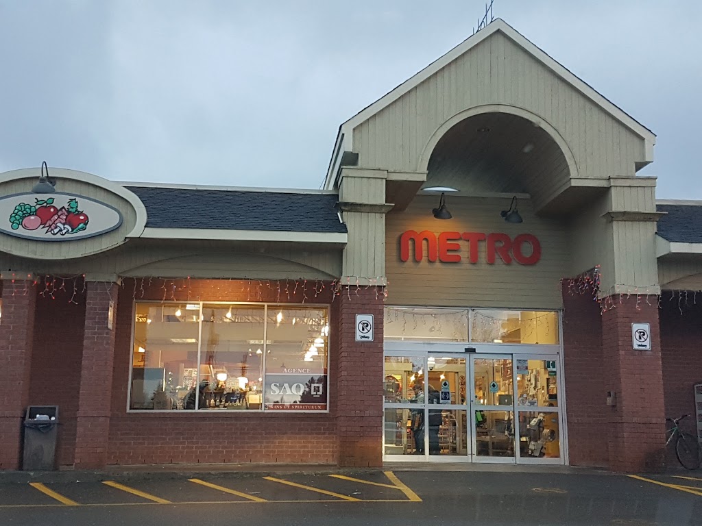 Metro St-André Avellin | 110-90 Rue Principale, Saint-André-Avellin, QC J0V 1W0, Canada | Phone: (819) 983-7966