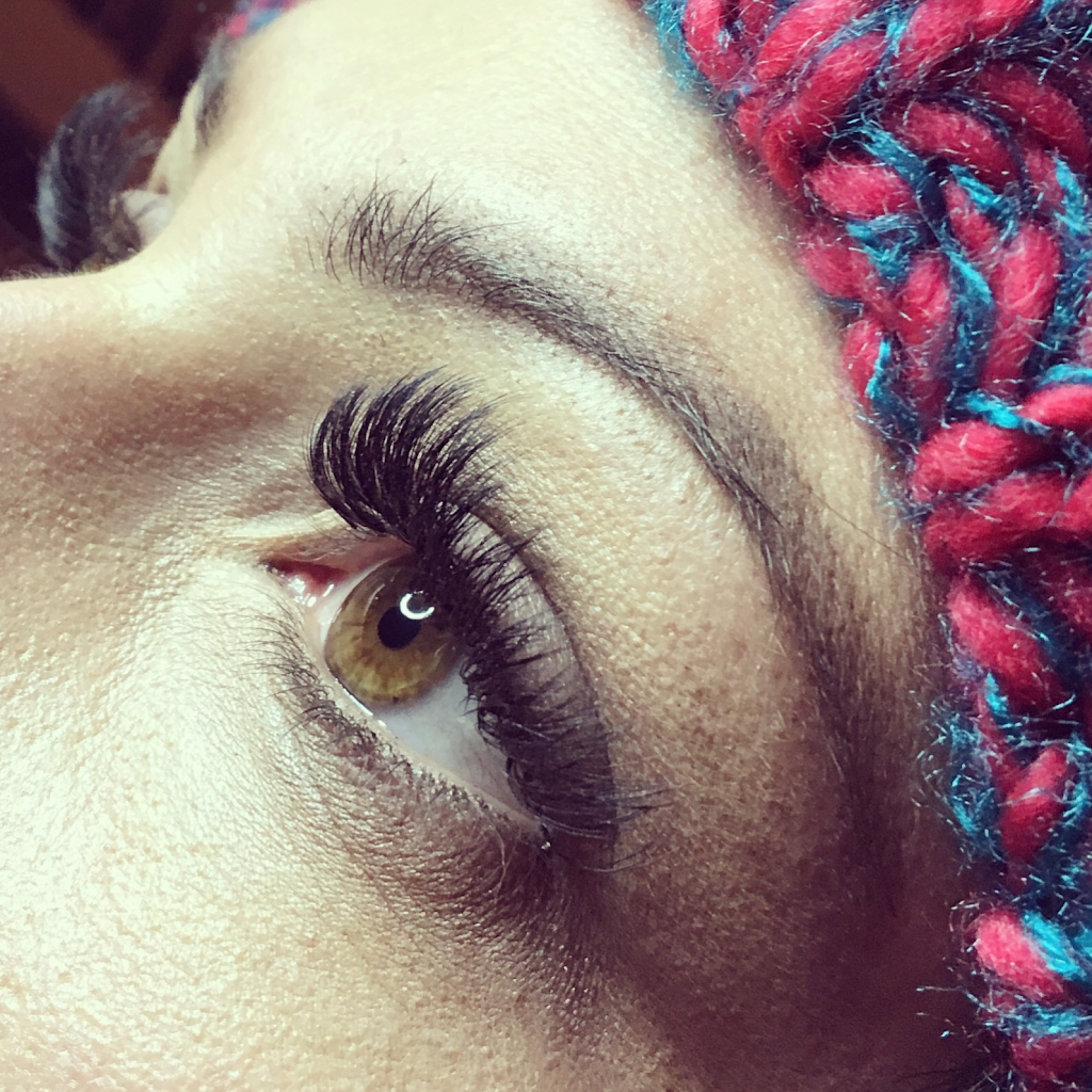 Lashes by Evelyn | 64 Raleigh St, Brantford, ON N3T 1K1, Canada | Phone: (289) 686-0970