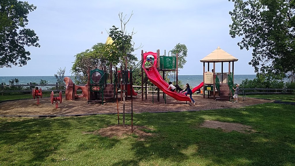 Nelles Beach Park | 91 Lake St, Grimsby, ON L3M 3A2, Canada | Phone: (905) 945-1288