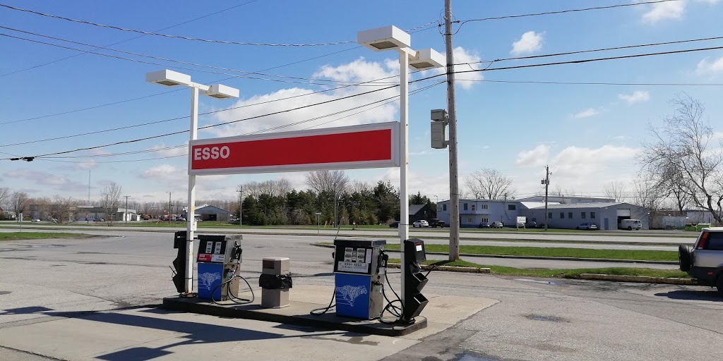 Esso | 675 Grande Allée, Mont-Saint-Hilaire, QC J3G 4S6, Canada | Phone: (450) 464-8516