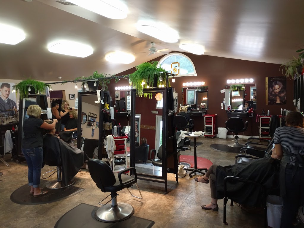 Scissors Edge | 5431 Minnetonka Rd, Roseneath, ON K0K 2X0, Canada | Phone: (905) 352-2211