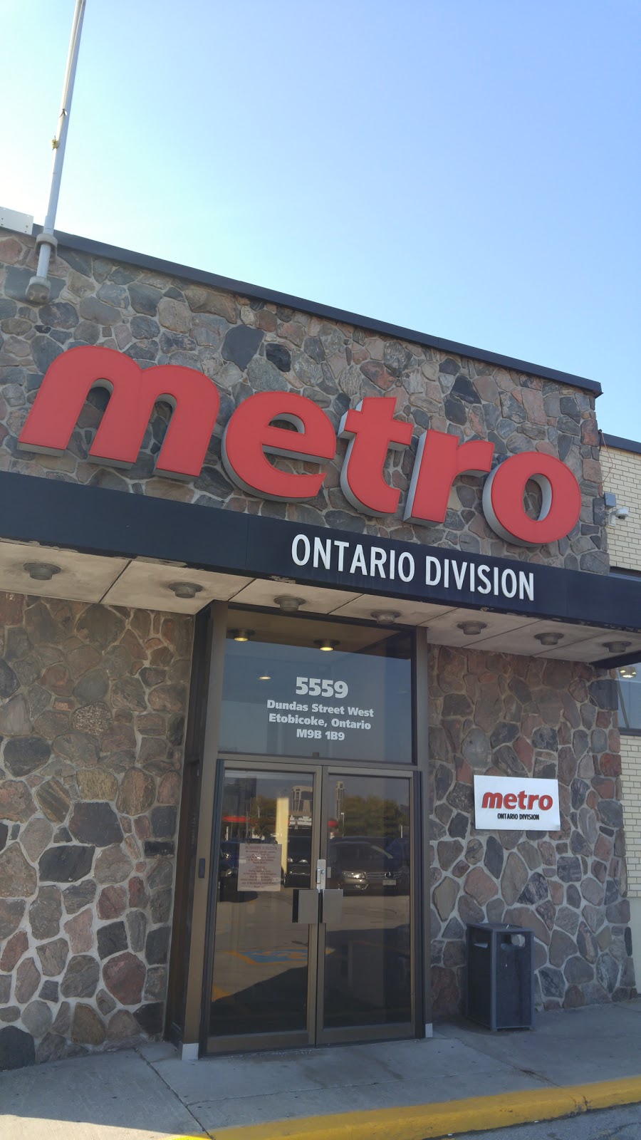 Metro Ontario Inc | 5559 Dundas St W, Etobicoke, ON M9B 1B9, Canada | Phone: (416) 239-7171