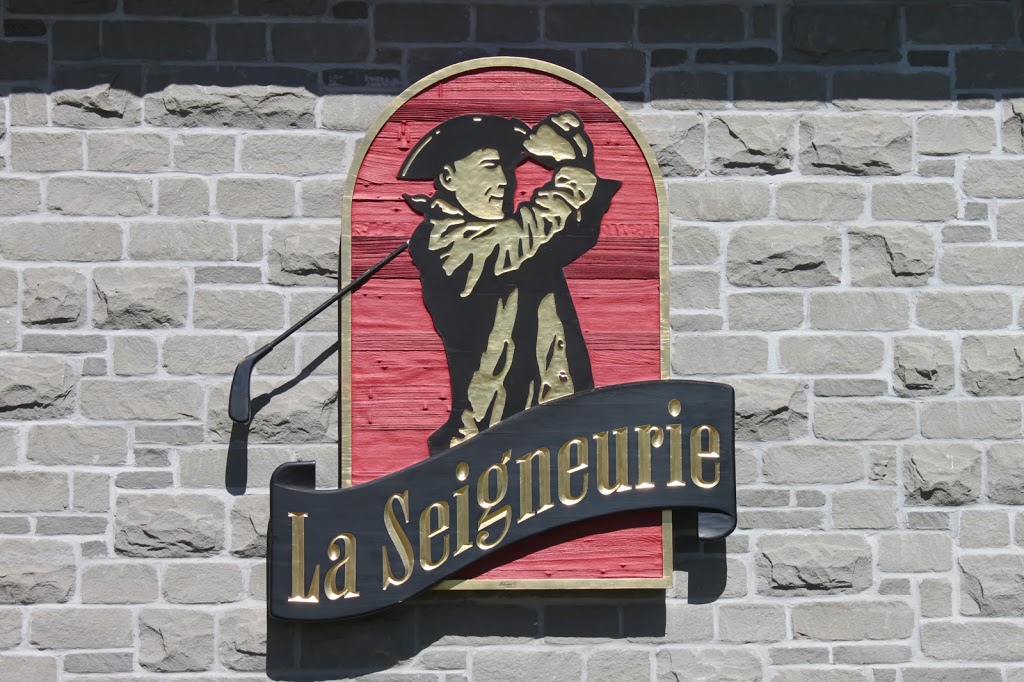 Club Golf La Seigneurie - Golf Rive Sud Montréal | 241 Rue du Golf, Mont-Saint-Hilaire, QC J3H 5Z6, Canada | Phone: (450) 446-0666