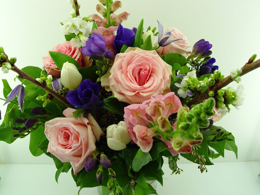 Special Moments Flowers & Gifts Ltd | 333 Brooksbank Ave, North Vancouver, BC V7J 3S8, Canada | Phone: (604) 986-8783