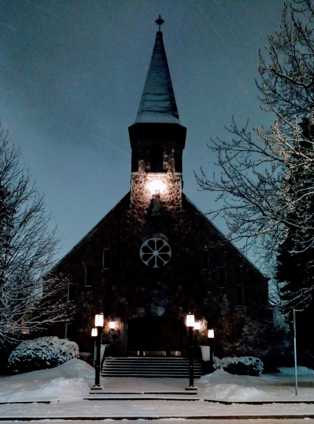 Notre-Dame du Sacré-Coeur | 7675 Rue Édouard, LaSalle, QC H8P 1T5, Canada | Phone: (514) 366-8661