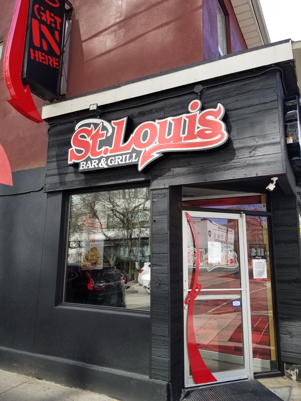 St. Louis Bar & Grill | 1 Baldwin St, Toronto, ON M5T 1L1, Canada | Phone: (647) 343-9464