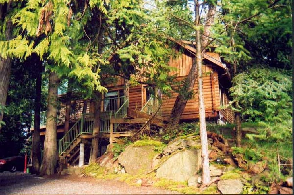 Gnomes Hollow B&B | 4844 Cutlass Ct, Pender Island, BC V0N 2M2, Canada | Phone: (250) 629-3844