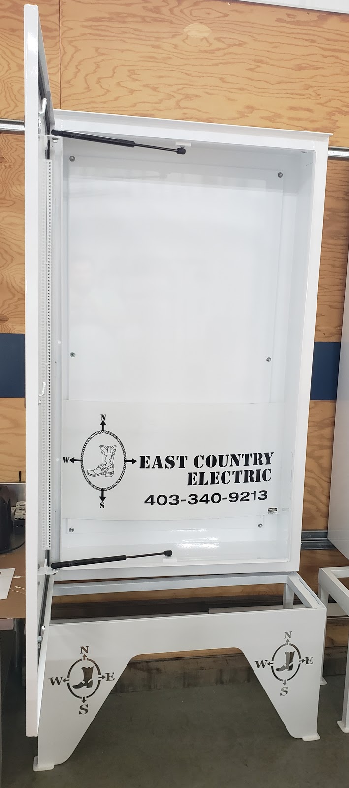 East Country Electric Inc | RR1, Ponoka, AB T4J 1J2, Canada | Phone: (403) 340-9213