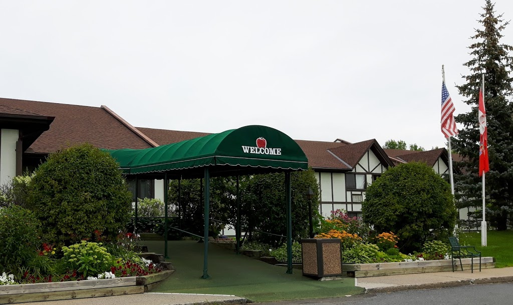 McIntosh Country Inn & Conference Centre | 12495 2 Hwy E, Morrisburg, ON K0C 1X0, Canada | Phone: (613) 543-3788