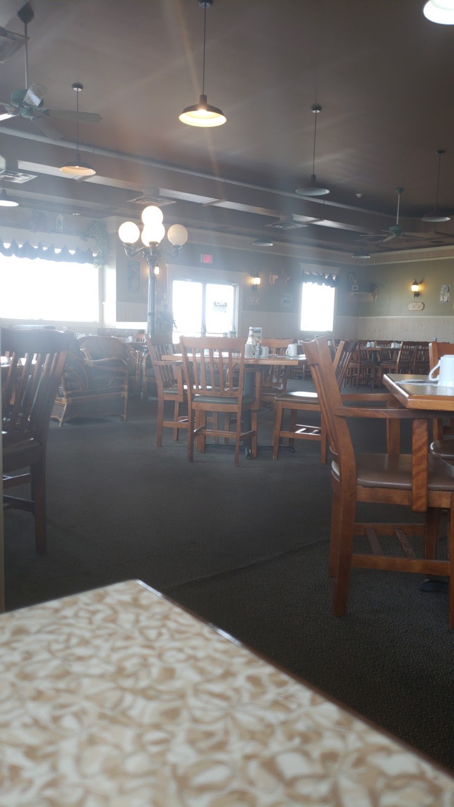 Country Road Restaurant | 22279 Hwy 16E, Ardrossan, AB T8E 2K3, Canada | Phone: (780) 922-0171