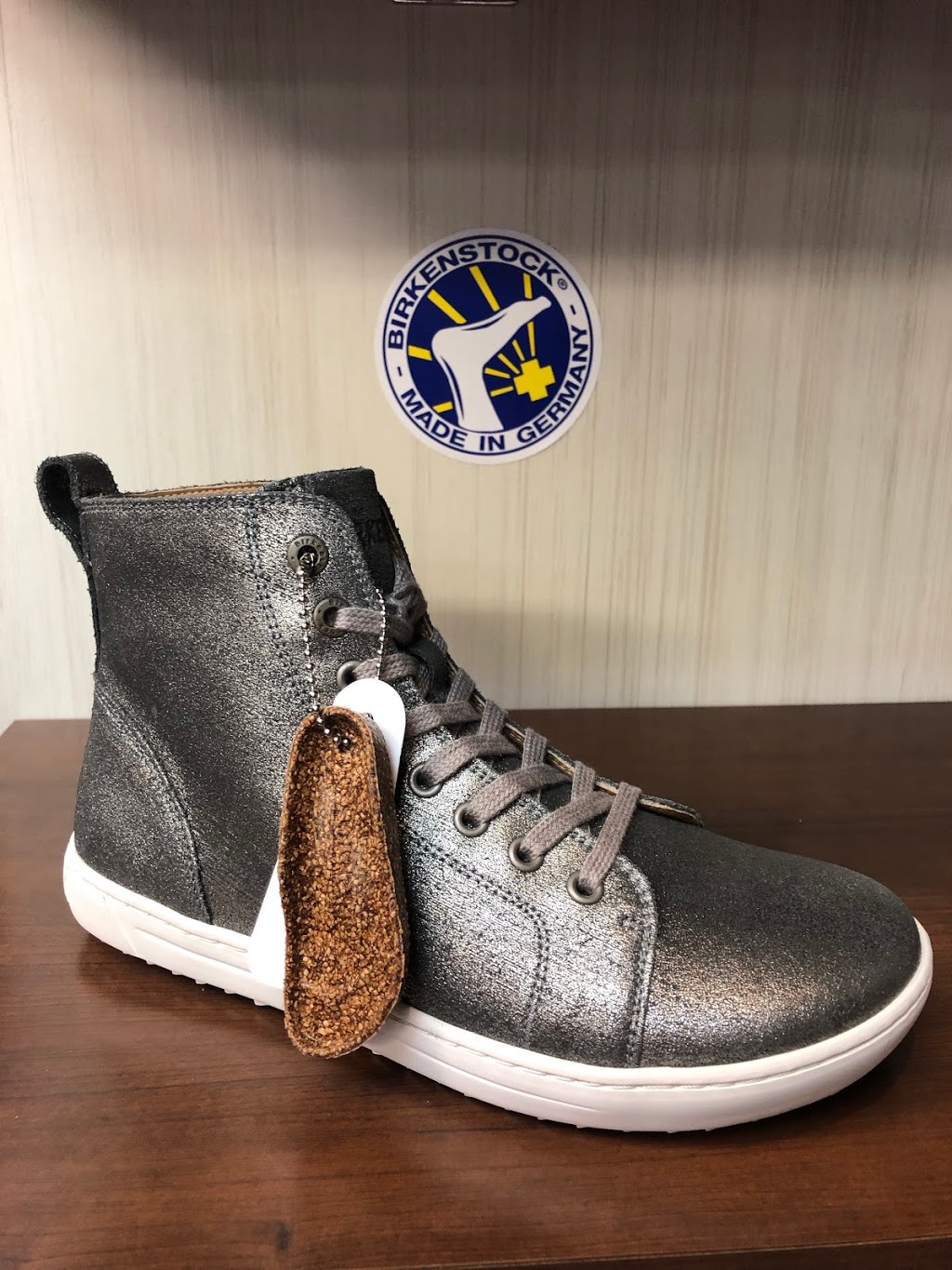 Boutique du Cordonnier - Cordonnerie et Chaussures Conforts | 5219 Boulevard des Laurentides, Laval, QC H7K 2J9, Canada | Phone: (450) 625-1556