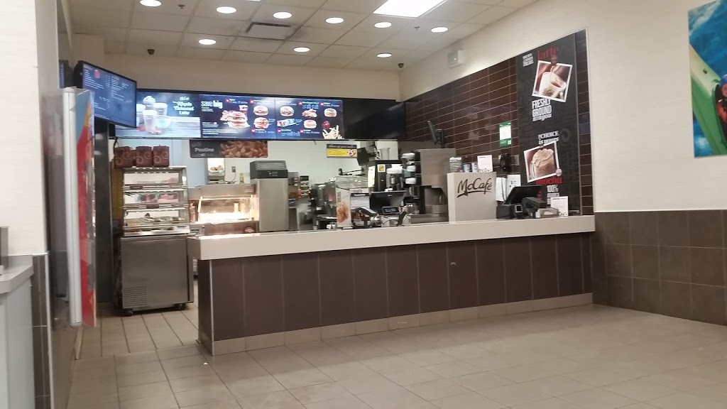McDonalds | 700 Centre St, Thornhill, ON L4J 0A7, Canada | Phone: (905) 707-9158