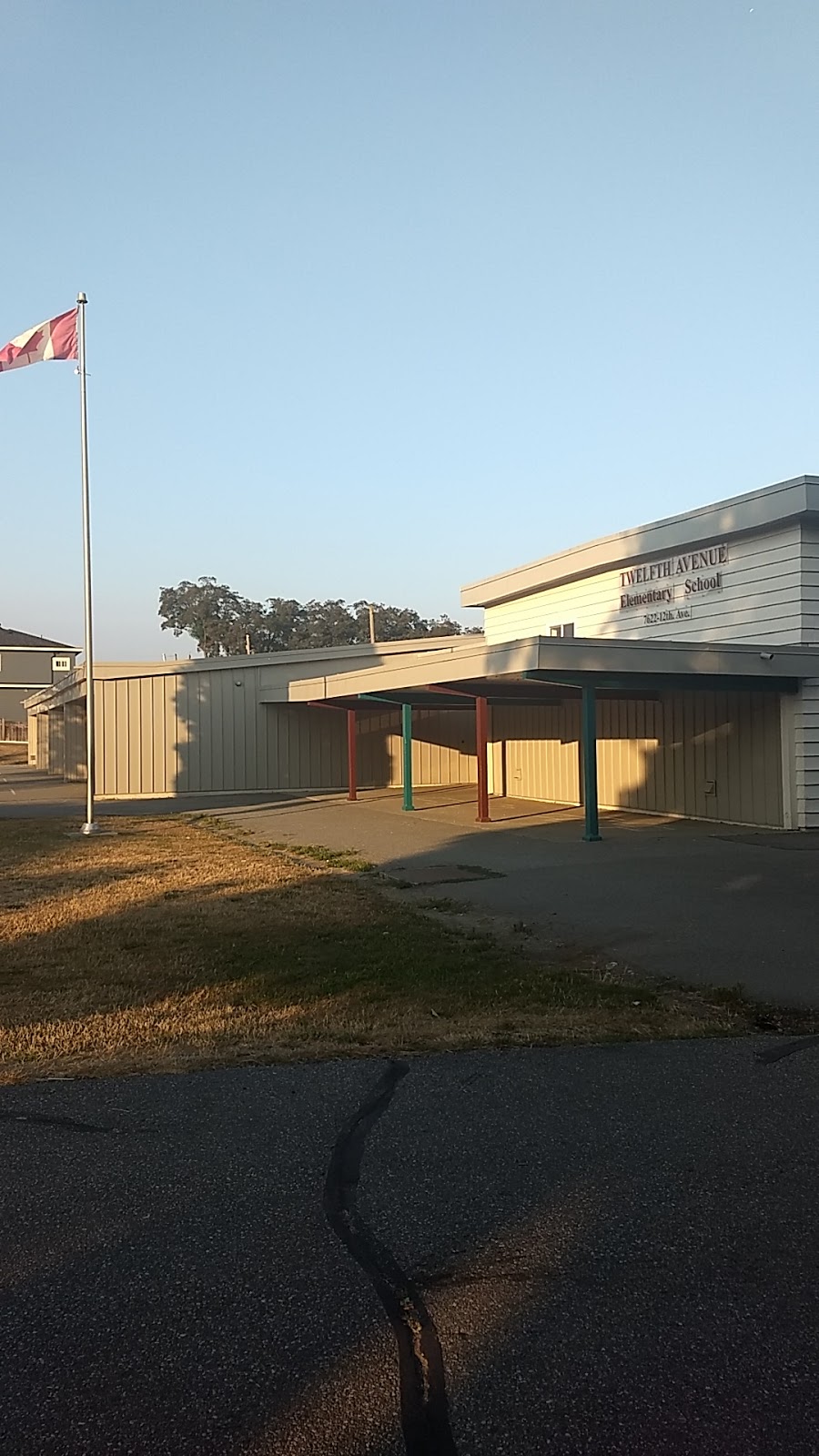 Twelfth Avenue Elementary | 7622 12th Ave, Burnaby, BC V3N 2K1, Canada | Phone: (604) 296-9035