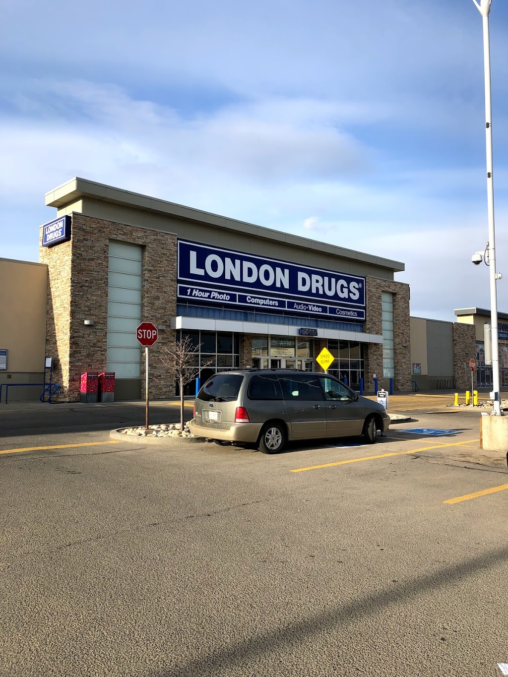London Drugs | 120-9450 137 Ave NW, Edmonton, AB T5E 6C2, Canada | Phone: (780) 944-4521
