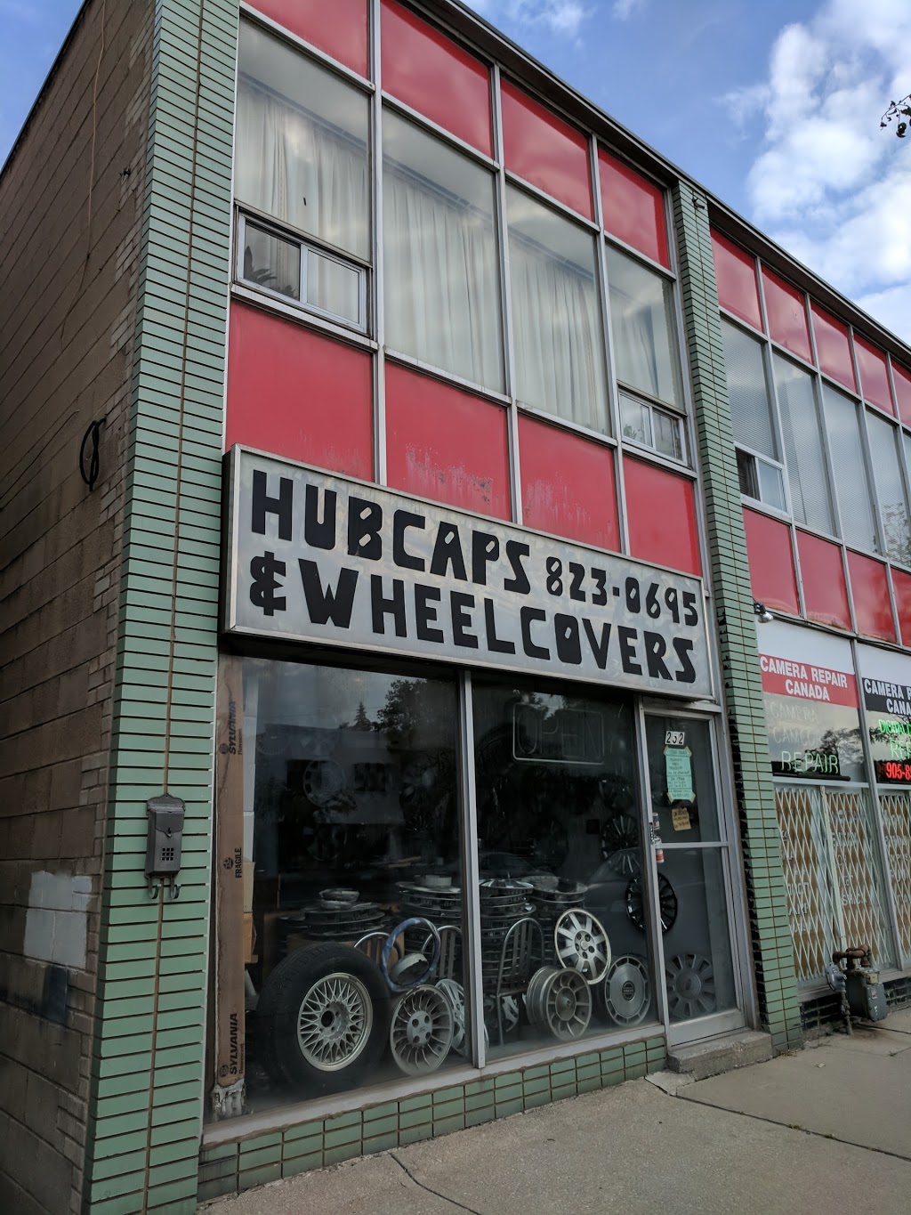 Hubcaps & Wheelcovers | 252 Lakeshore Rd E, Mississauga, ON L5G 1G9, Canada | Phone: (905) 823-0695