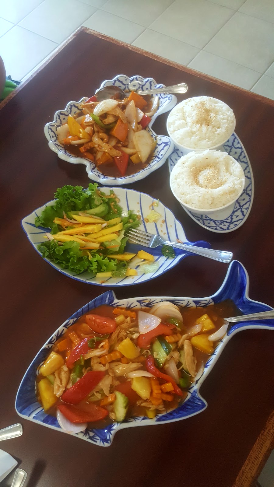 Katmanis Thai Restaurant | 1288 Mosley St, Wasaga Beach, ON L9Z 2C7, Canada | Phone: (705) 422-0007