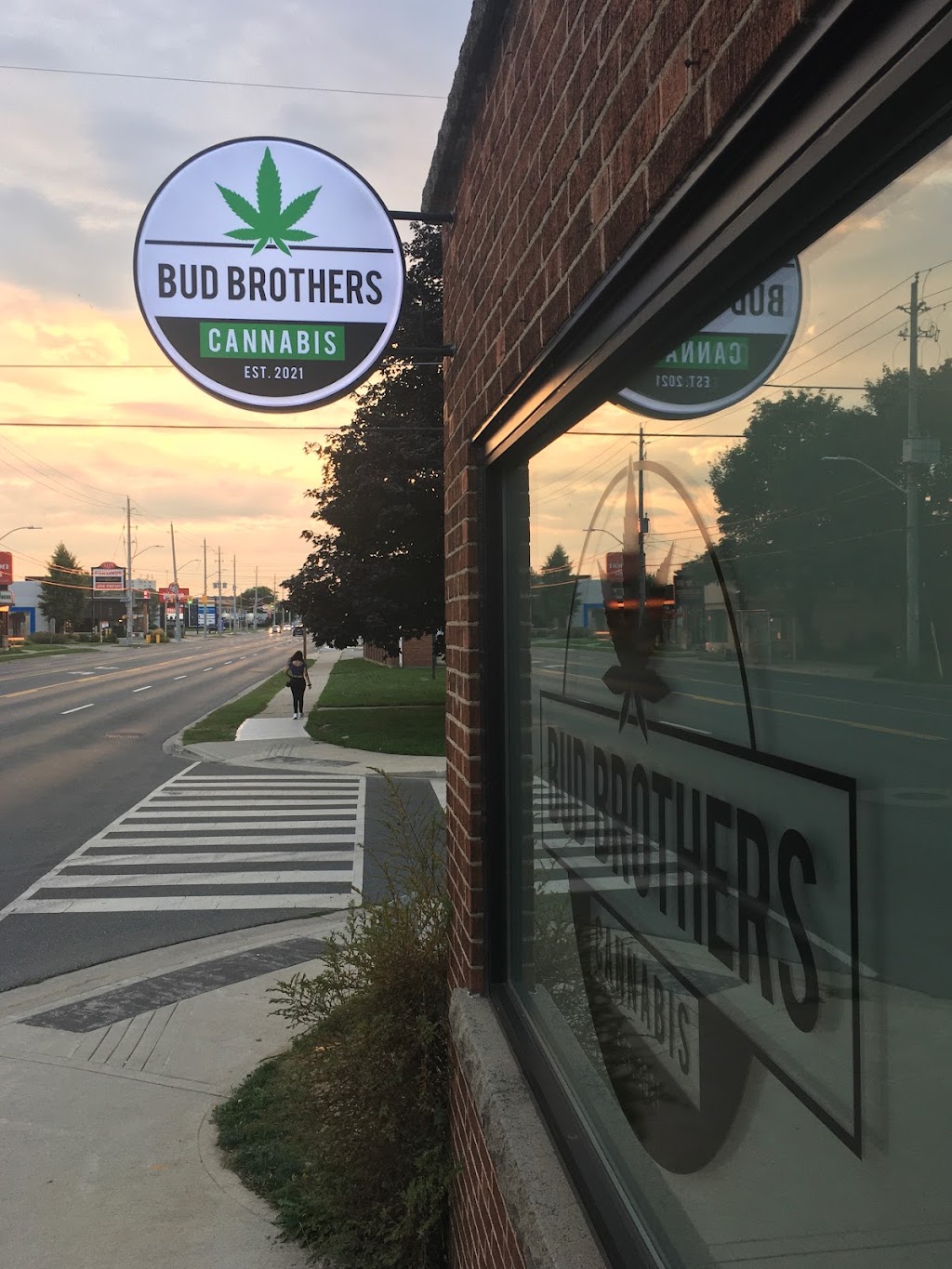 Bud Brothers Cannabis | 1568 Main St W, Hamilton, ON L8S 1E7, Canada | Phone: (289) 389-2088