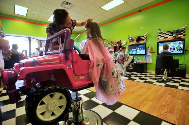 Sharkeys Cuts For Kids - Burlington ON | 2485 Appleby Line, Burlington, ON L7L 0B6, Canada | Phone: (905) 335-4100