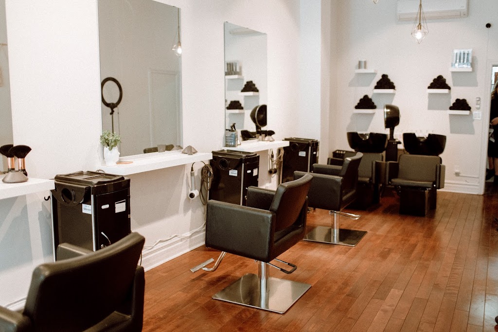 Daughter of Oz Salon | 243 Greenwood Ave, Toronto, ON M4L 2R4, Canada | Phone: (647) 350-5454