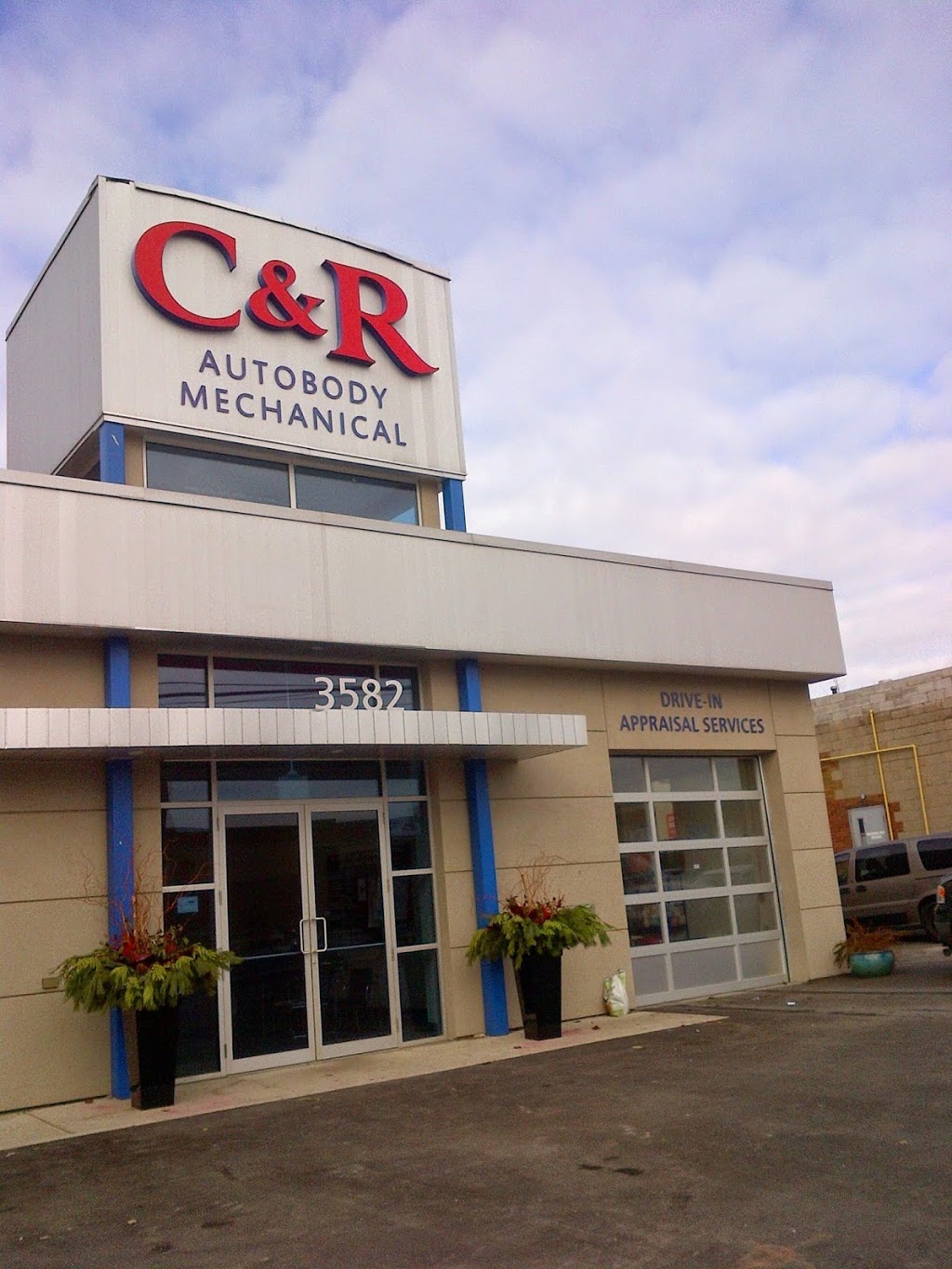 C & R AUTO BODY LIMITED | 3582 St Clair Ave E, Scarborough, ON M1K 1M2, Canada | Phone: (416) 266-1451