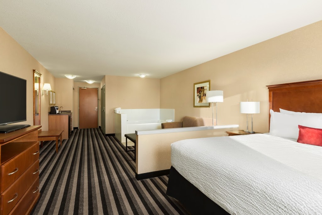 Days Inn & Suites | 8116 Sparrow Crescent, Leduc, AB T9E 8B7, Canada | Phone: (780) 986-1760