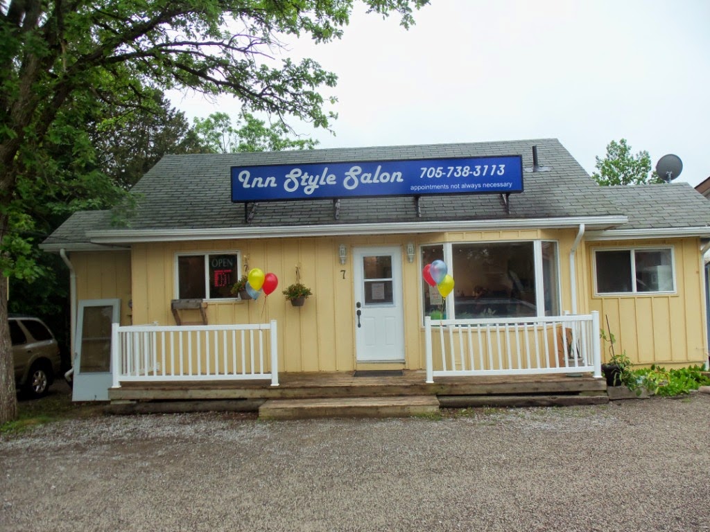 Inn Style Salon | 7 Kingsway Dr, Bobcaygeon, ON K0M 1A0, Canada | Phone: (705) 738-3113