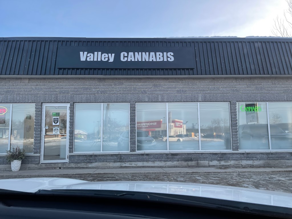 Valley CANNABIS | 820 Pembroke St E, Pembroke, ON K8A 3M2, Canada | Phone: (613) 629-0420