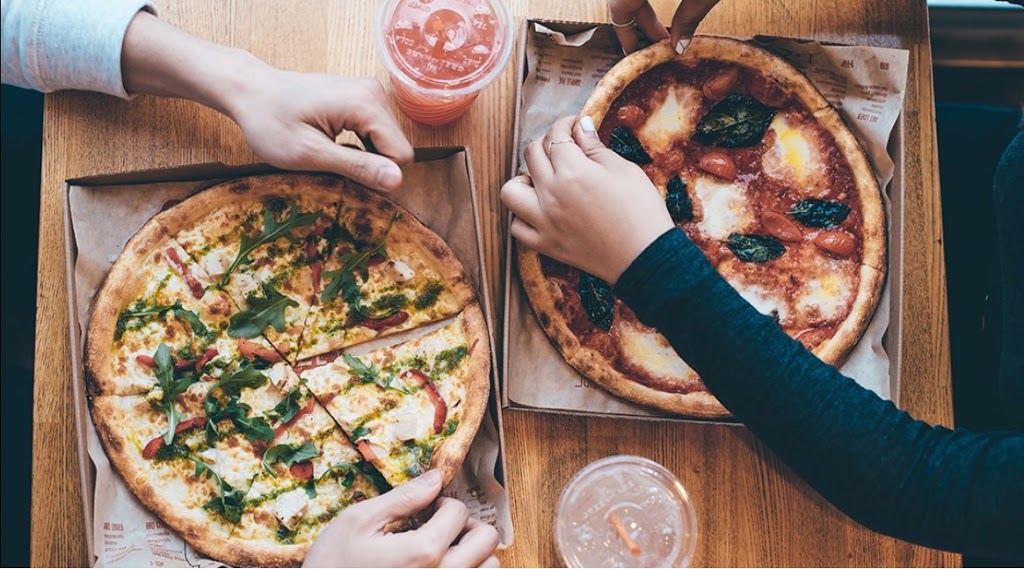 Blaze Pizza | 777 Guelph Line Unit M16, Burlington, ON L7R 3N2, Canada | Phone: (905) 367-0041