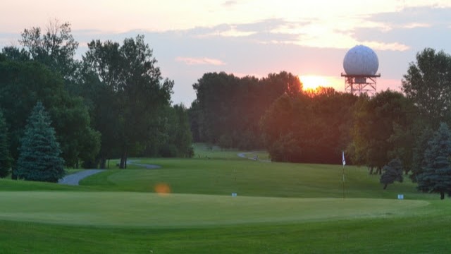 Golf Dorval | 2000 Av. Reverchon, Dorval, QC H9P 2S7, Canada | Phone: (514) 631-4653