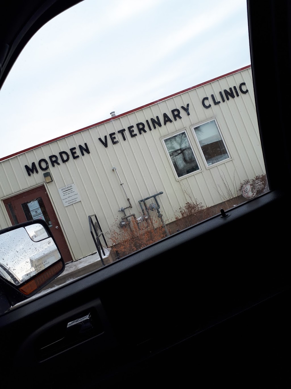 Morden Veterinary Clinic | 333 Mountain St S, Morden, MB R6M 1J5, Canada | Phone: (204) 822-4333