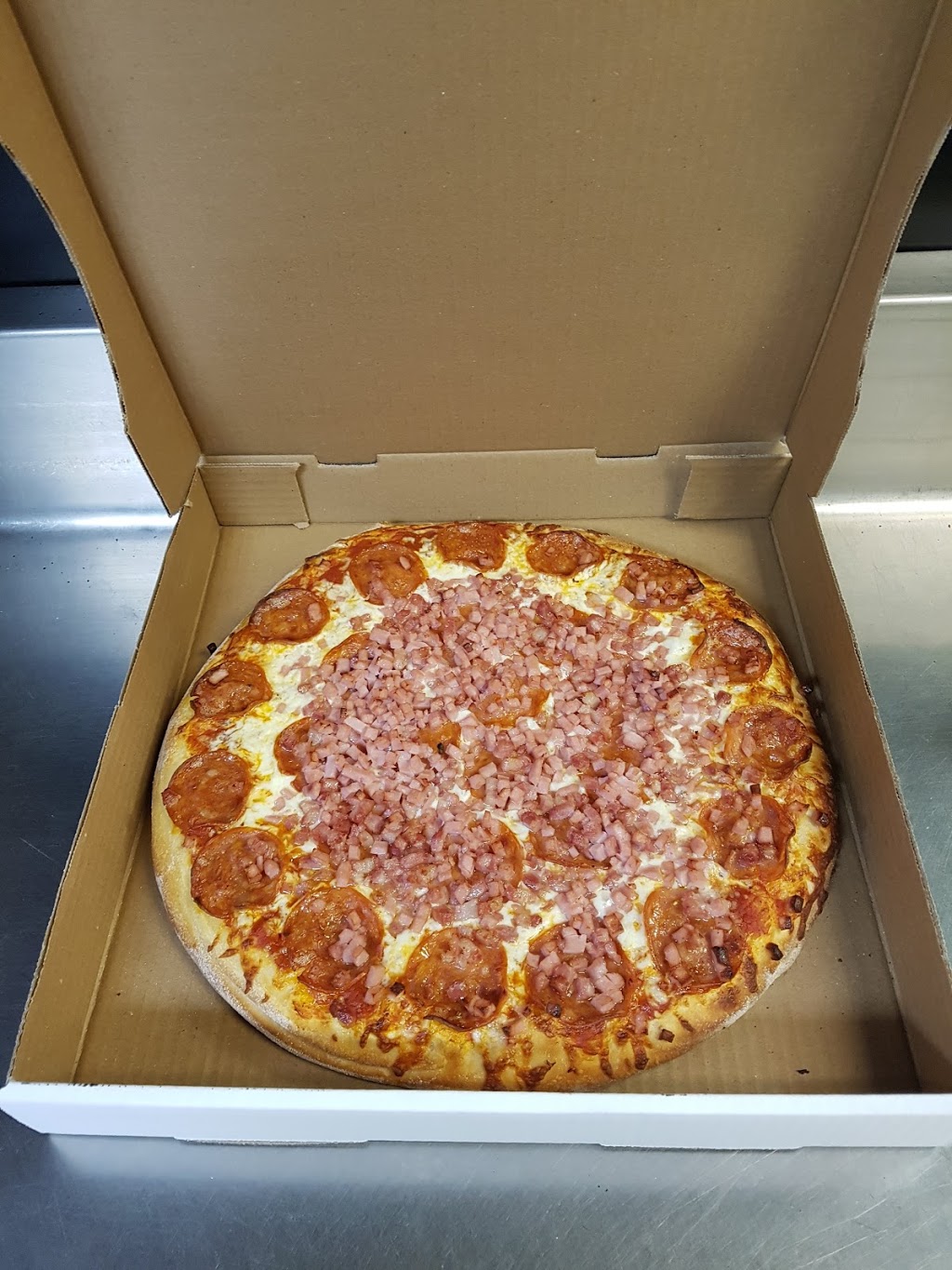 The Pizza Stak | 3934 Victoria Ave, Vineland, ON L0R 2C0, Canada | Phone: (905) 562-1234