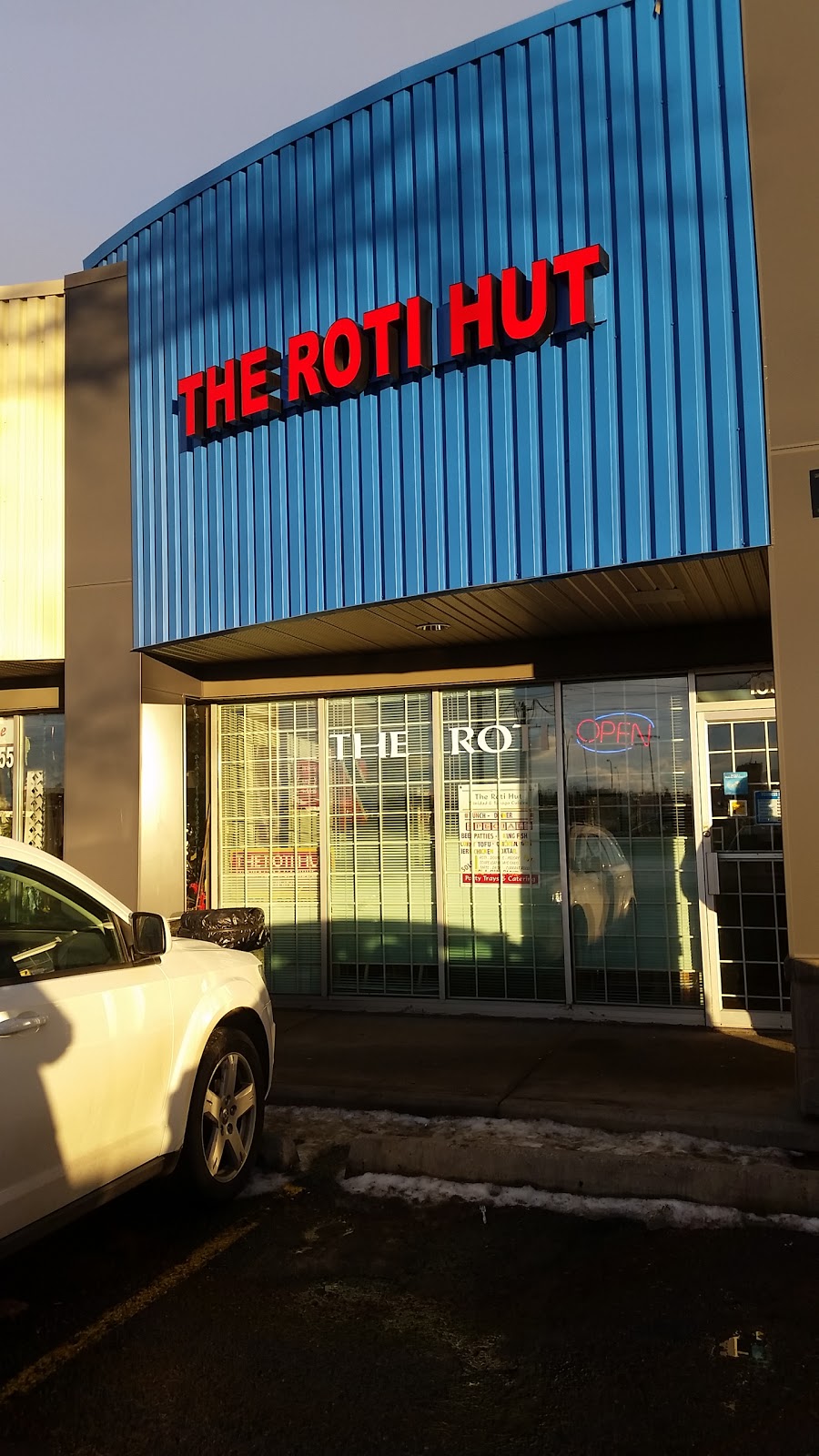 The Roti Hut | 920 36 St NE #108, Calgary, AB T2A 6L8, Canada | Phone: (403) 272-1622