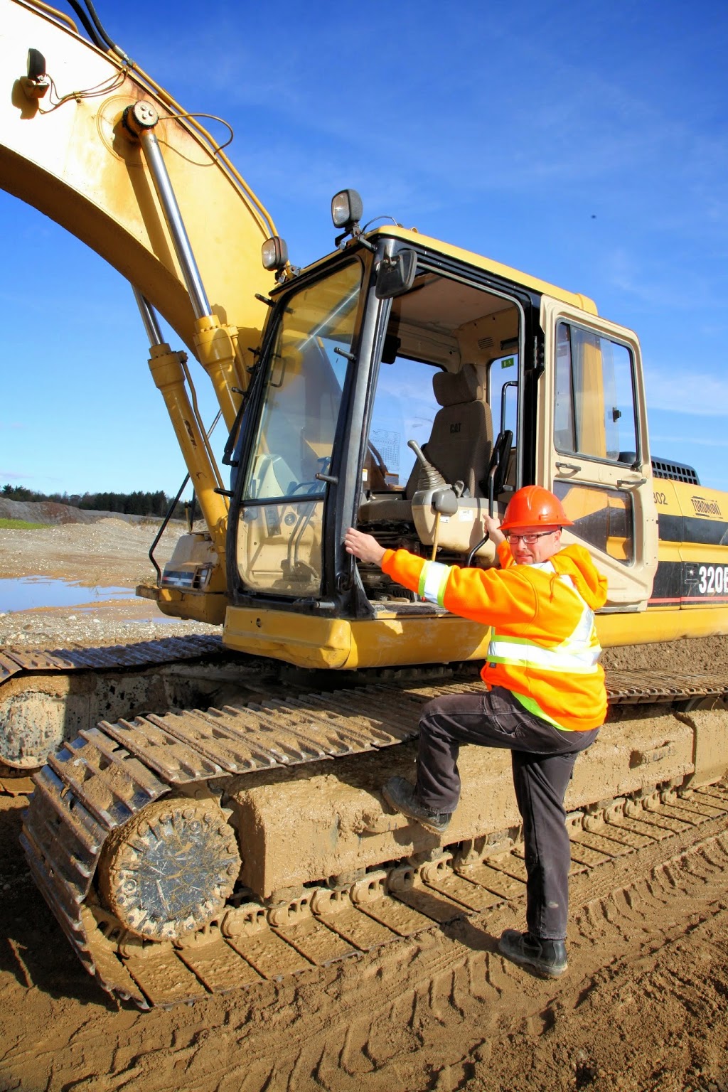 Canada Heavy Equipment College | 1425 Bishop St N Unit 6, Cambridge, ON N1R 6J9, Canada | Phone: (519) 650-6040