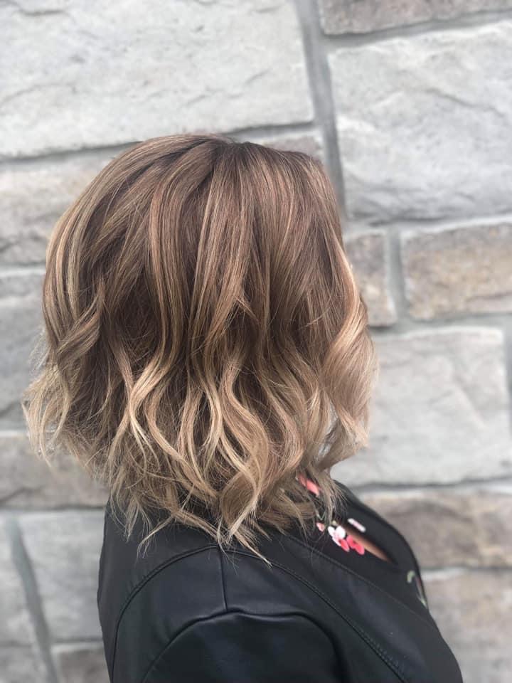 l’Escapade coiffure et salon de bronzage | 223 Avenue St Laurent, Louiseville, QC J5V 1K1, Canada | Phone: (819) 228-8141