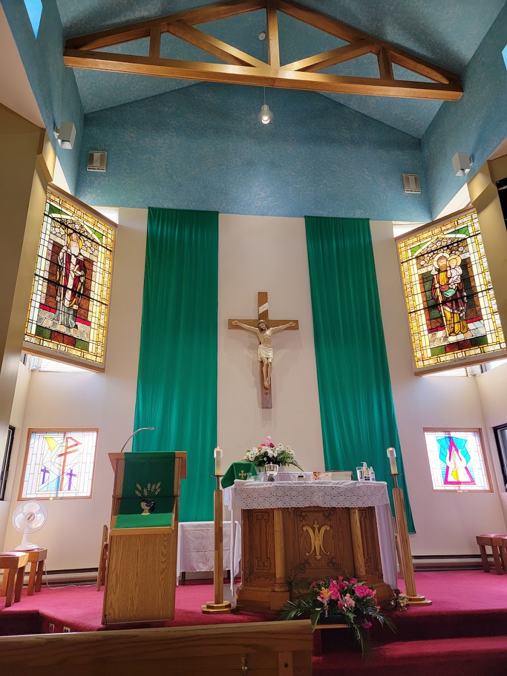 Good Shepherd Catholic Church Brossard | 7900 Av. Naples, Brossard, QC J4Y 1Z9, Canada | Phone: (450) 676-7577