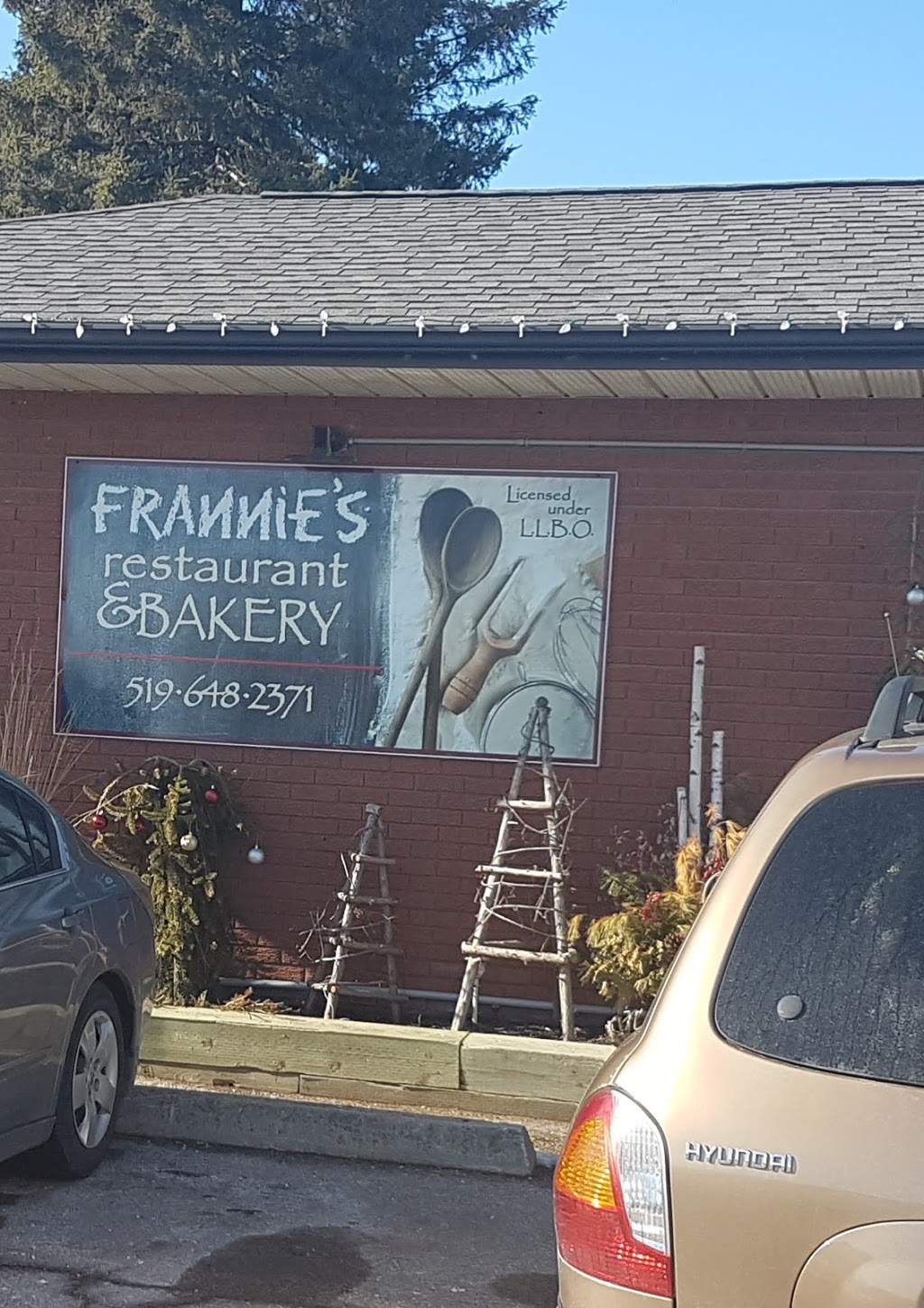 Frannies Restaurant & Bakery | 2890 Victoria St N, Breslau, ON N0B 1M0, Canada | Phone: (519) 648-2371