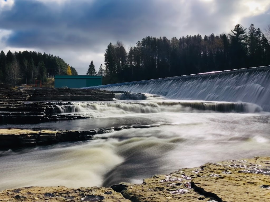 Les Galets Pont Rouge | 200 Chemin du Roy, Pont-Rouge, QC G3H 2H3, Canada