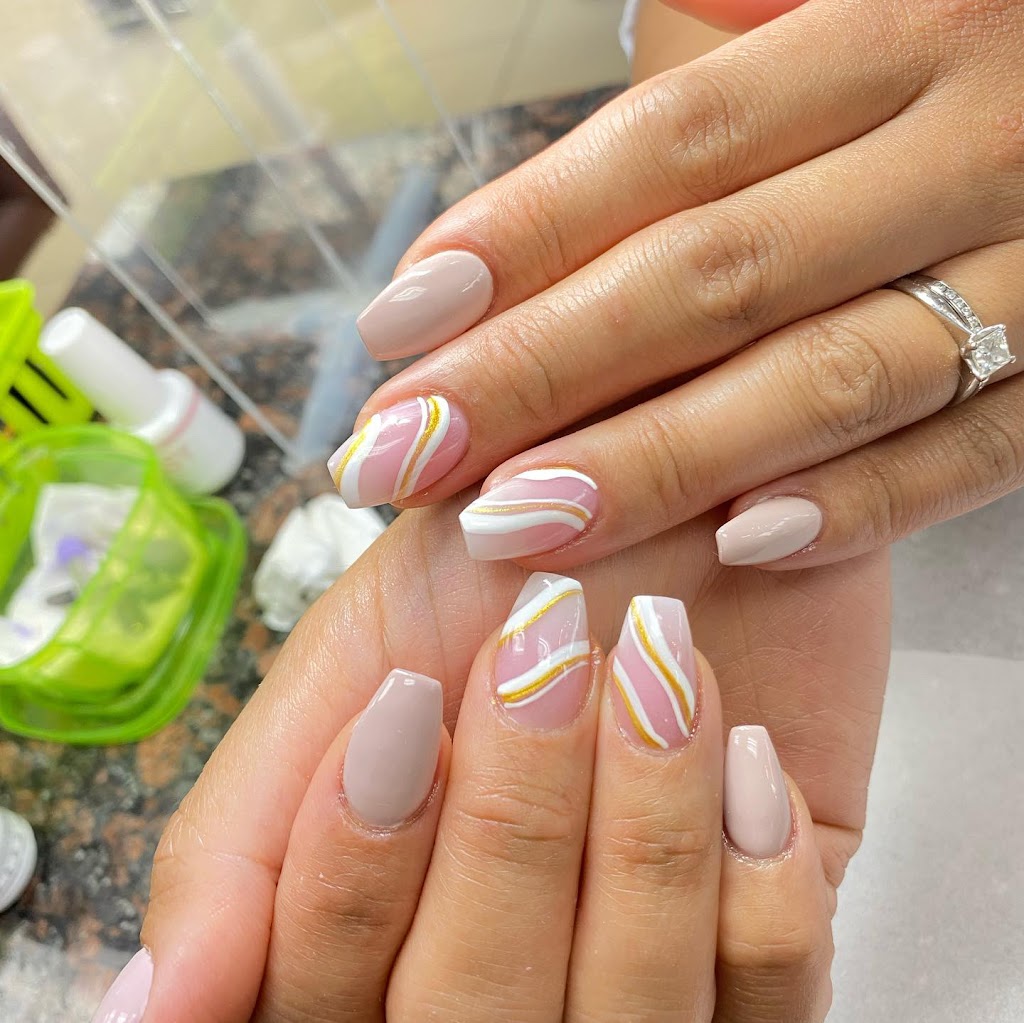 Lauras lovely nails & spa | 761 Bayridge Dr, Kingston, ON K7P 2P1, Canada | Phone: (613) 384-5588